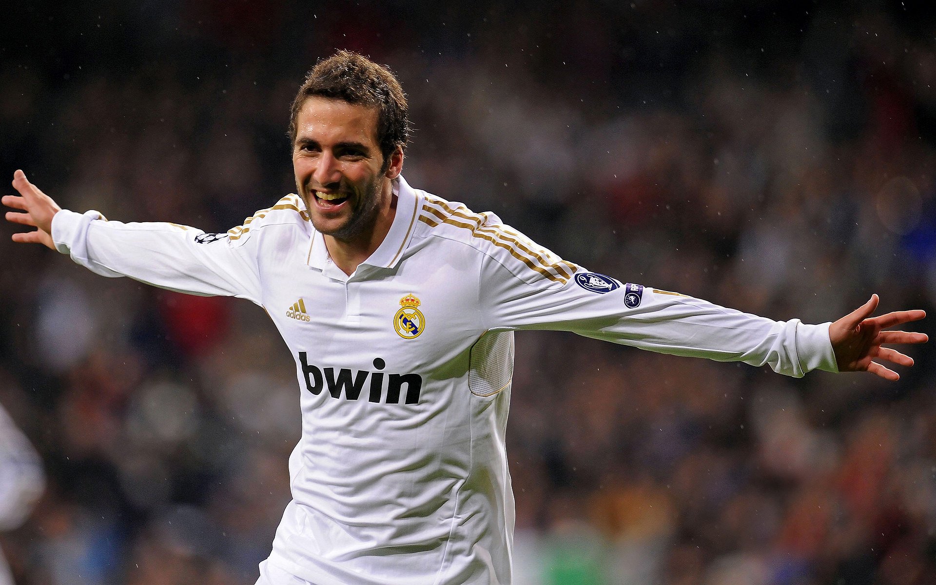 阿拉维斯客场惊险过关，成功逆转比分夺胜，阿拉维斯转会