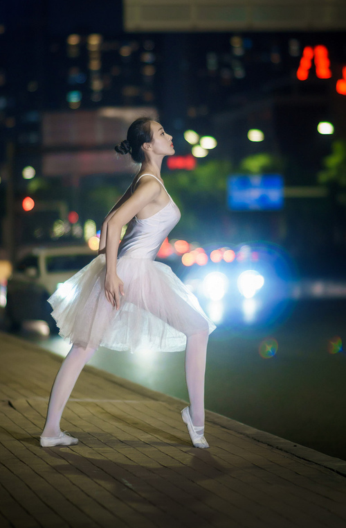 世界杯中国足球迎战 球迷期待激情绽放，世界杯足球比赛中国队